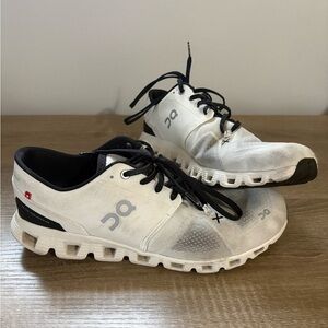 On Running Men's Black and White Cloud X 3 Road/Running Shoes